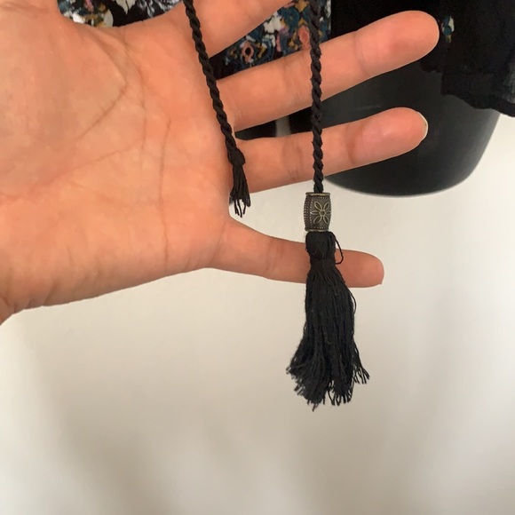 Xhilaration Black and Blue Floral Cold Shoulder V Neckline Bohemian Top - Picture 5 of 9